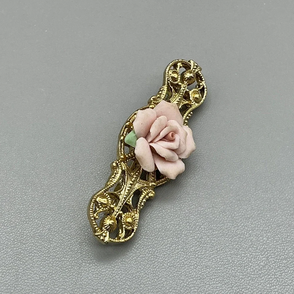 N/A vintage brooch